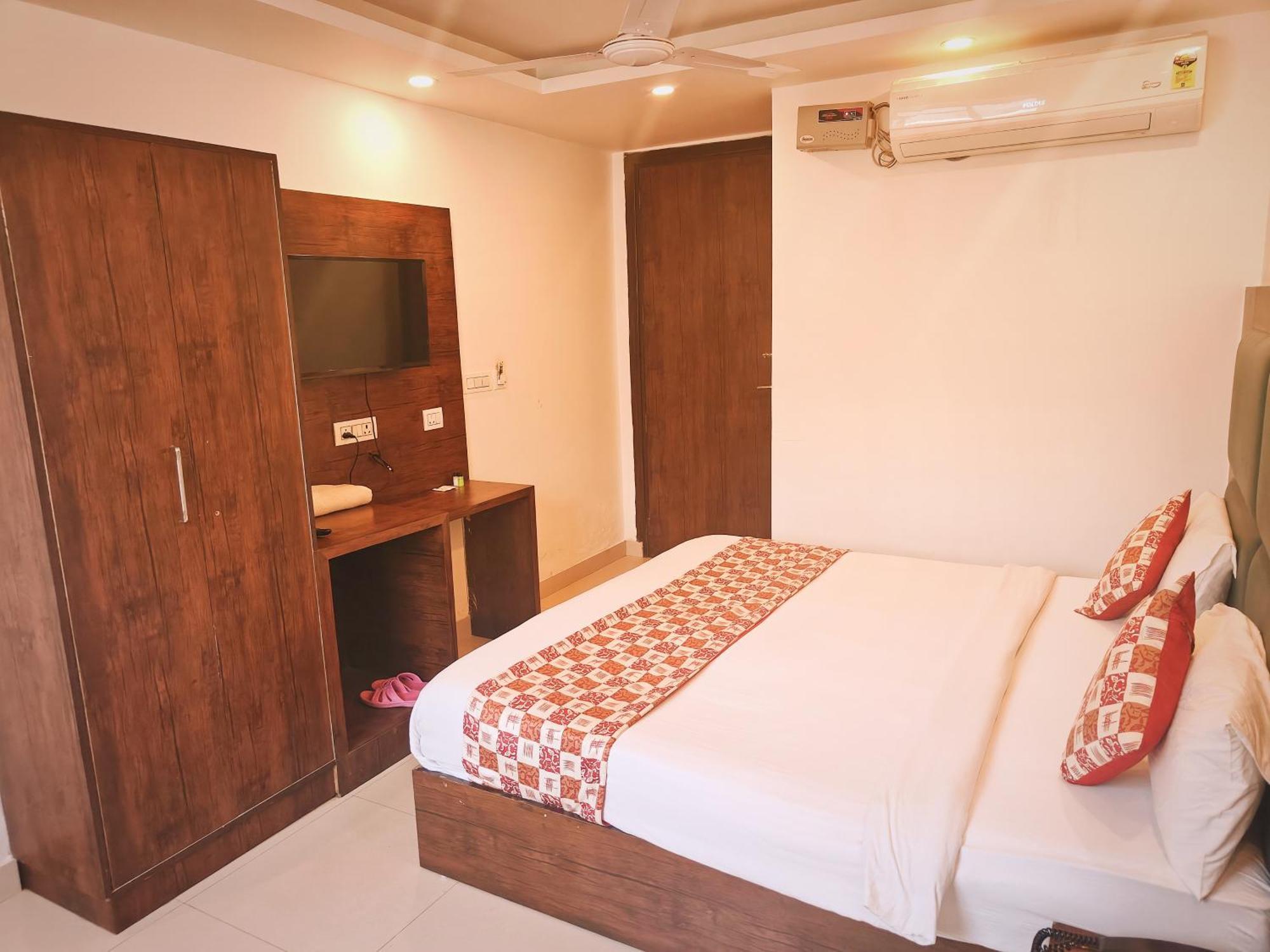 Mndf Grand Tark Hotel